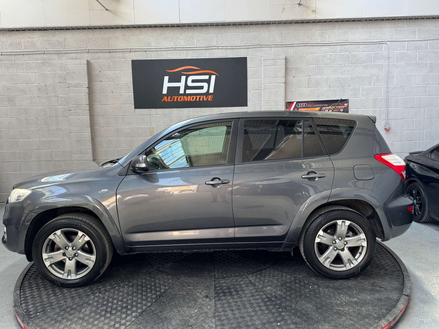 Used Toyota RAV4 2011 for sale - 76333089: Photo 18