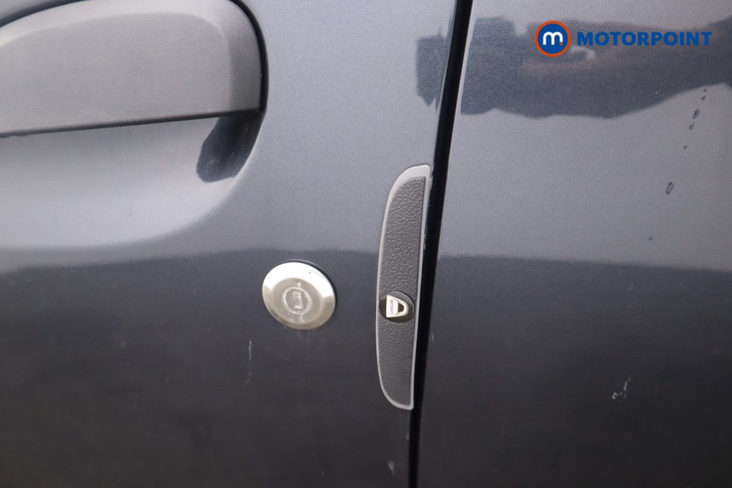 Used Dacia Sandero Stepway 2019 for sale - 76117969: Photo 28