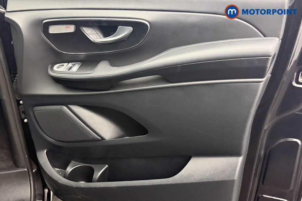 Used Mercedes-Benz V-Class 2024 for sale - 76819530: Photo 27