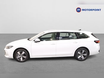 Used Volkswagen Passat 2025 for sale - 76394311: Photo