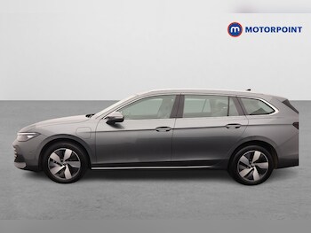 Used Volkswagen Passat 2025 for sale - 78353728: Photo