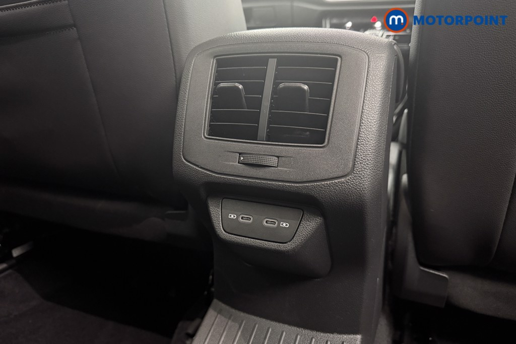 Used Volkswagen T-Roc 2024 for sale - 77435801: Photo 29