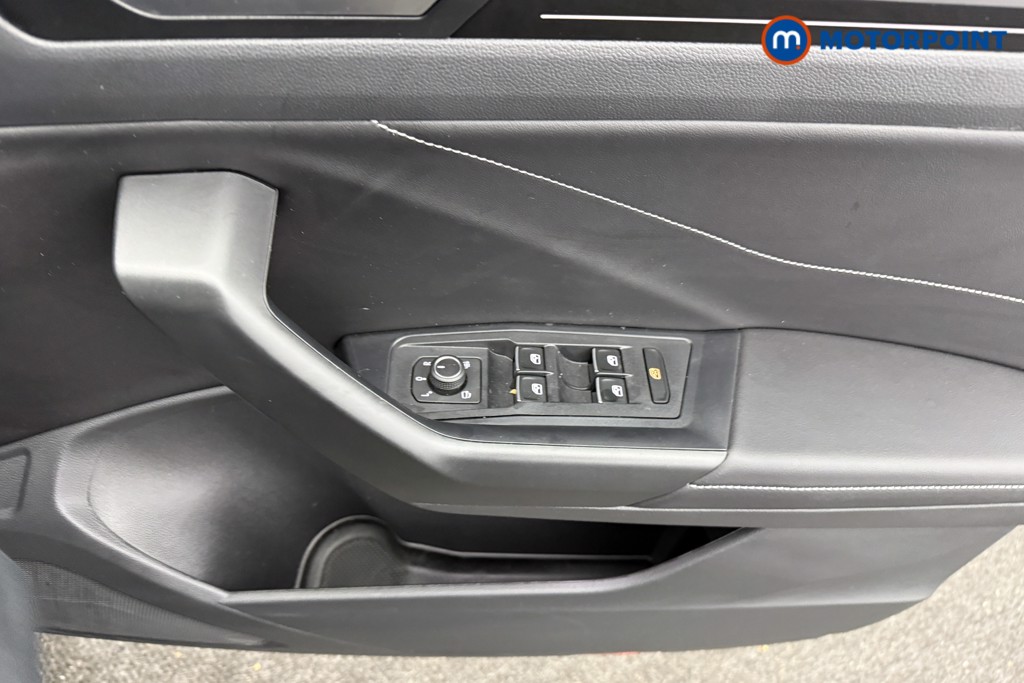 Used Volkswagen T-Roc 2025 for sale - 77297576: Photo 24