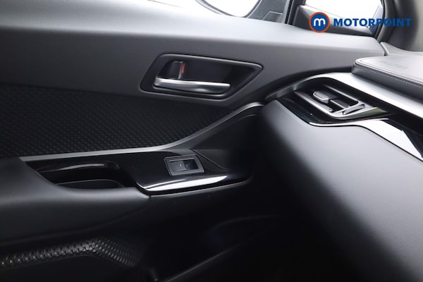 Used Toyota C-HR 2023 for sale - 76222844: Photo 18