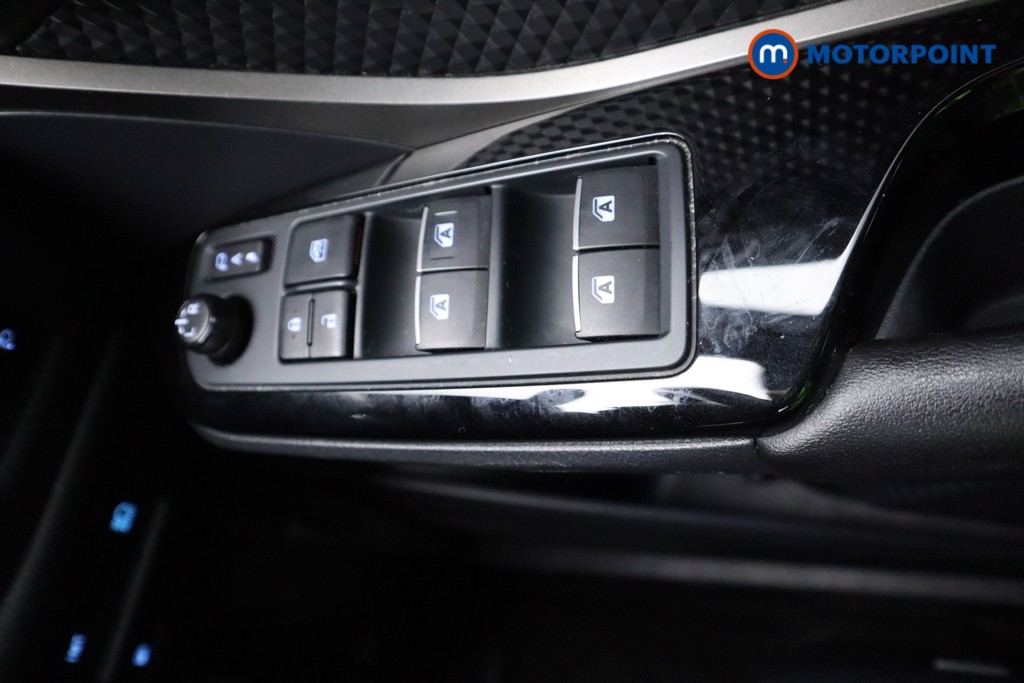 Used Toyota C-HR 2018 for sale - 76344893: Photo 17