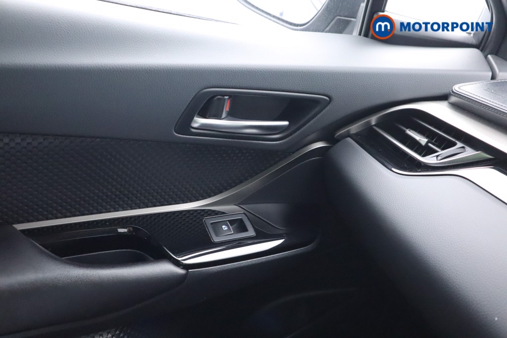 Used Toyota C-HR 2018 for sale - 76344893: Photo 19
