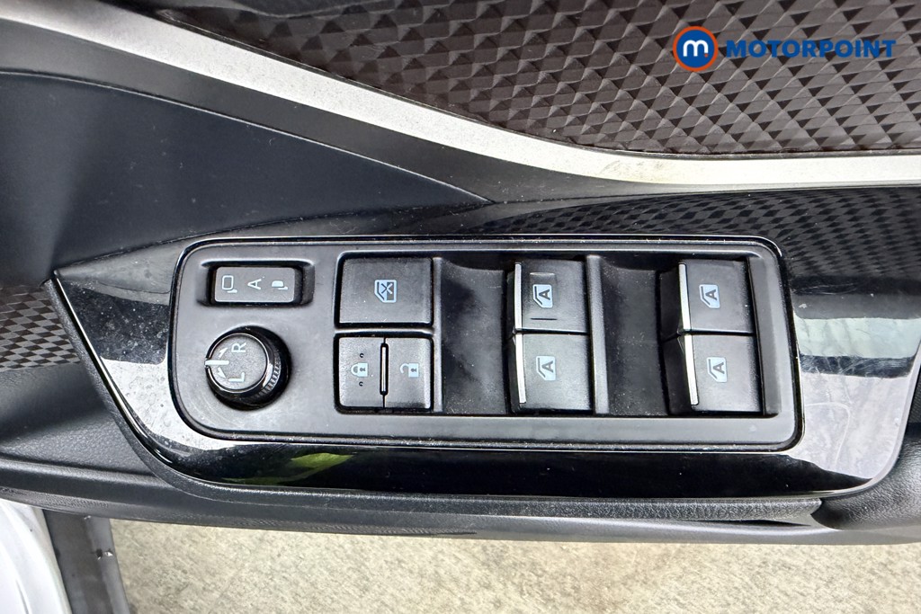 Used Toyota C-HR 2018 for sale - 77435798: Photo 27