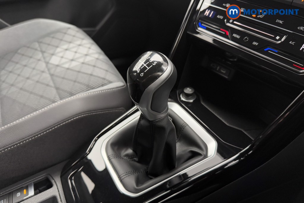 Used Volkswagen T-Roc 2024 for sale - 77450664: Photo 22