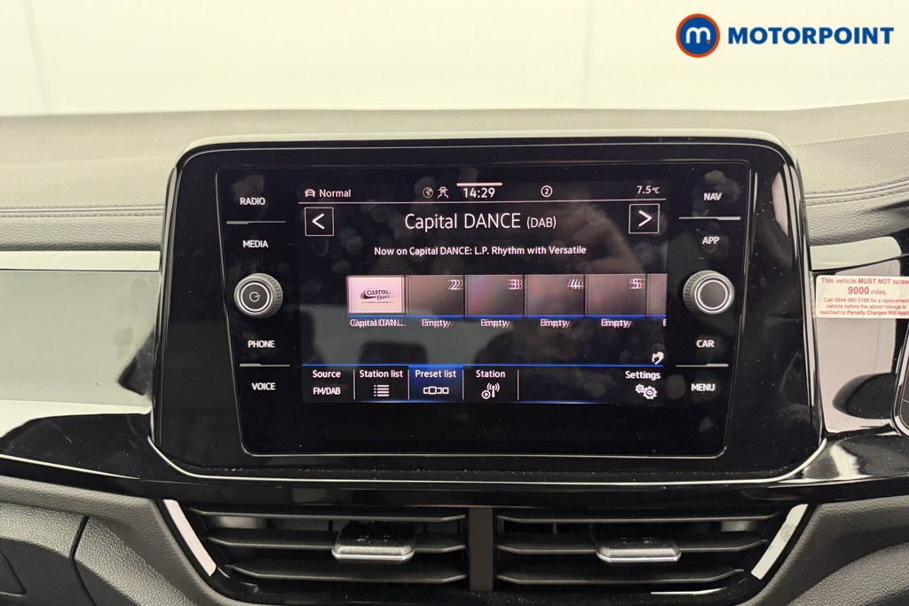 Used Volkswagen T-Roc for sale - 77324123: Photo 14