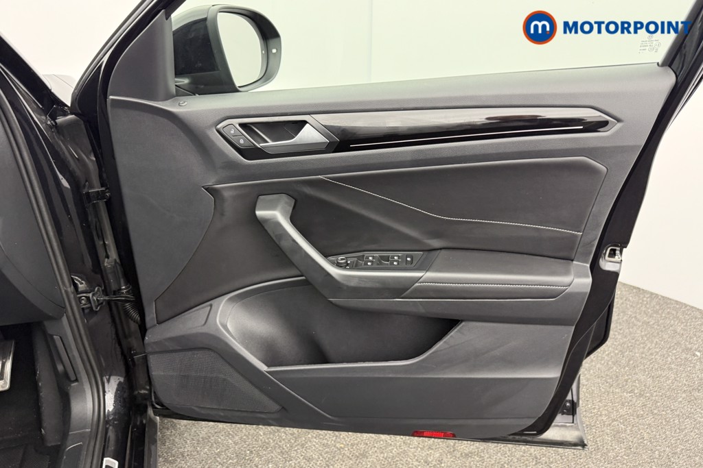 Used Volkswagen T-Roc for sale - 77324123: Photo 25