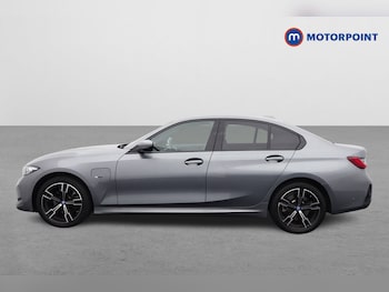 Used BMW 3 Series 2023 for sale - 76196806: Photo