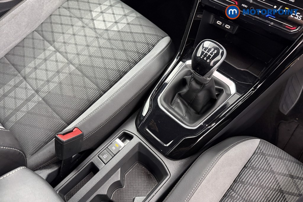 Used Volkswagen T-Roc 2023 for sale - 77688535: Photo 22