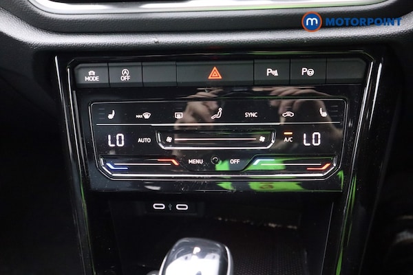 Used Volkswagen T-Roc 2022 for sale - 76038350: Photo 11