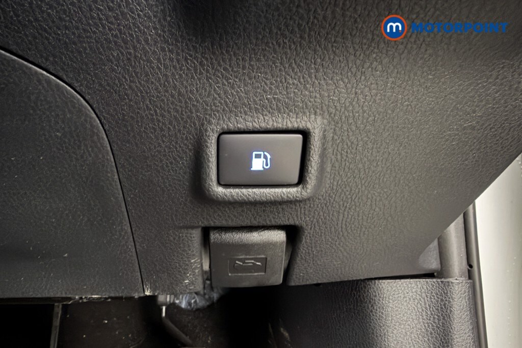 Used Toyota C-HR 2023 for sale - 77421120: Photo 19