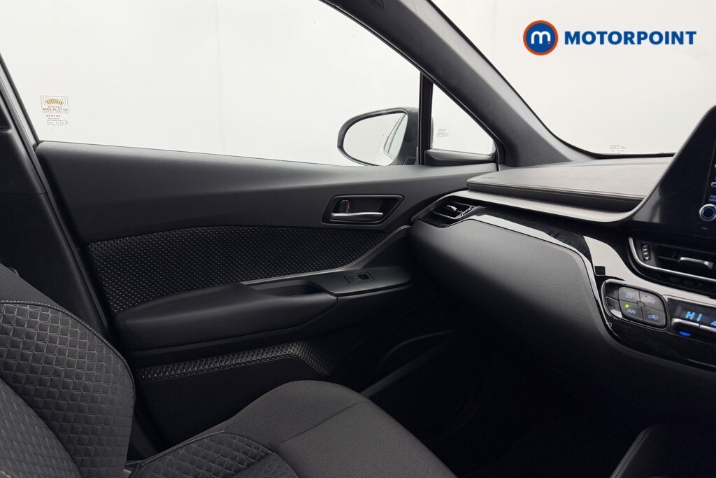 Used Toyota C-HR 2023 for sale - 77421120: Photo 30