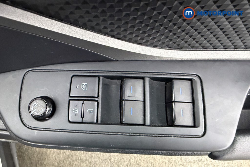 Used Toyota C-HR 2023 for sale - 77421120: Photo 31