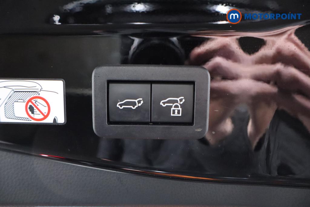 Used Toyota C-HR 2024 for sale - 78095334: Photo 28