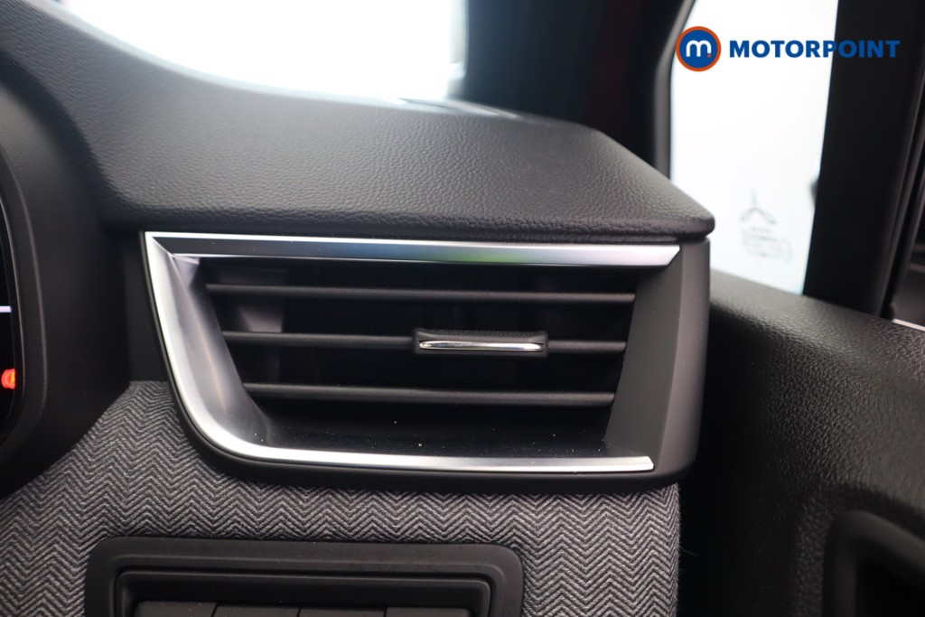 Used Renault Clio 2024 for sale - 77128335: Photo 18