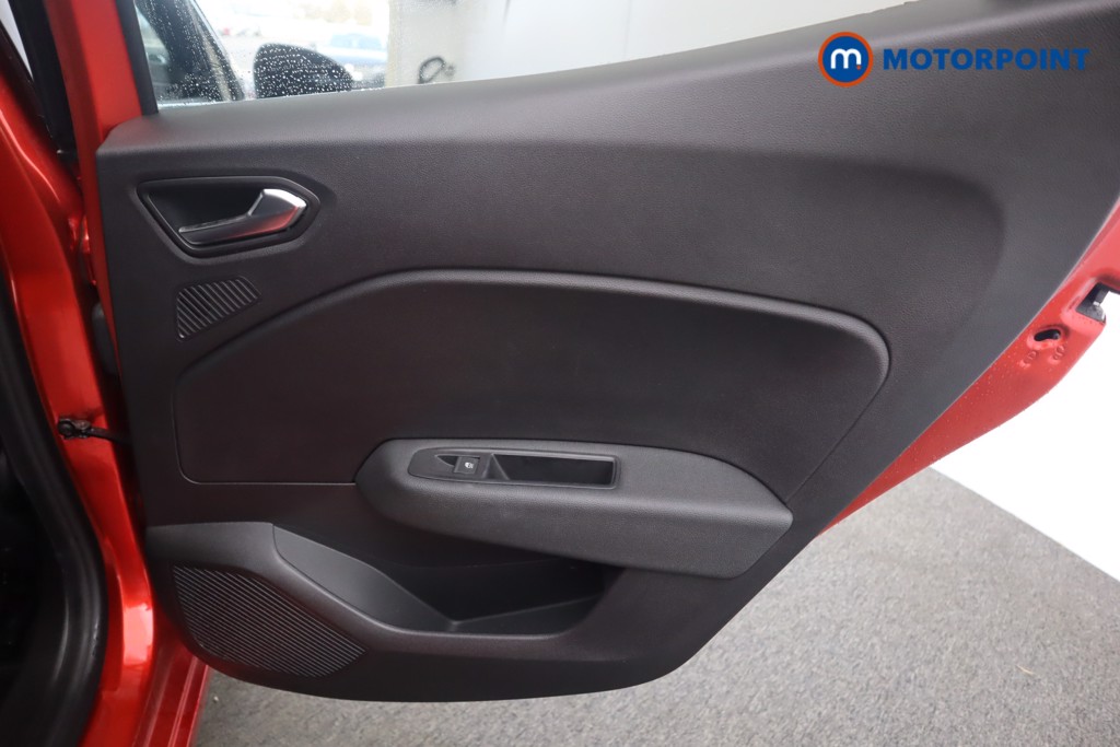 Used Renault Clio 2024 for sale - 77128335: Photo 38