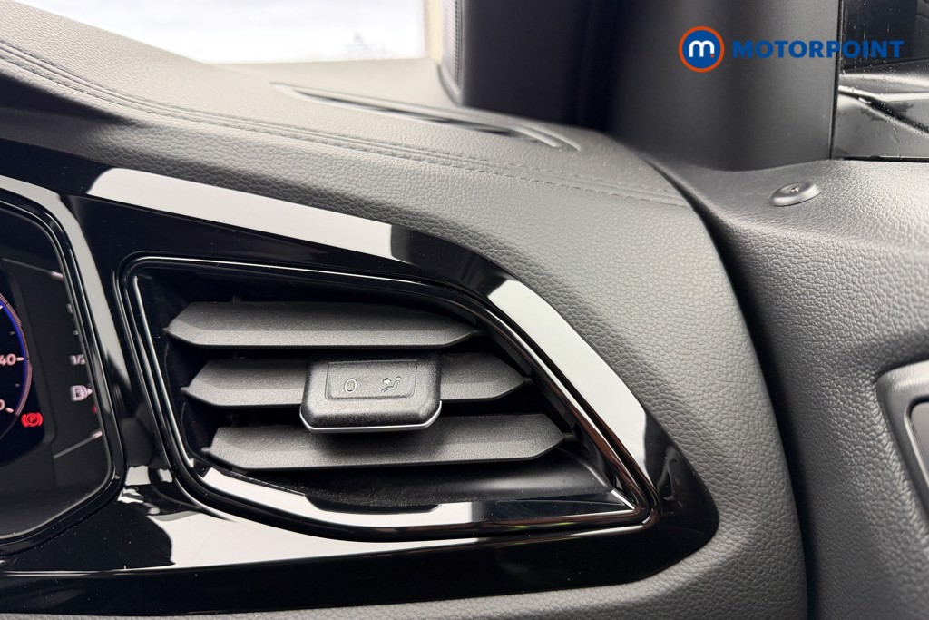 Used Volkswagen T-Roc 2025 for sale - 77275121: Photo 17