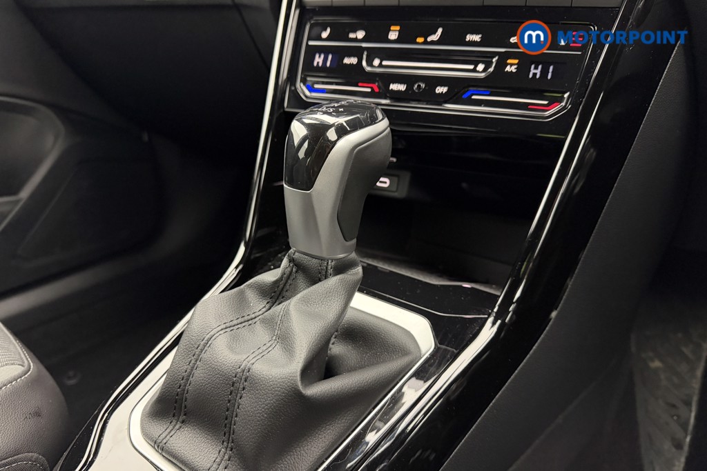 Used Volkswagen T-Roc 2025 for sale - 77275121: Photo 25