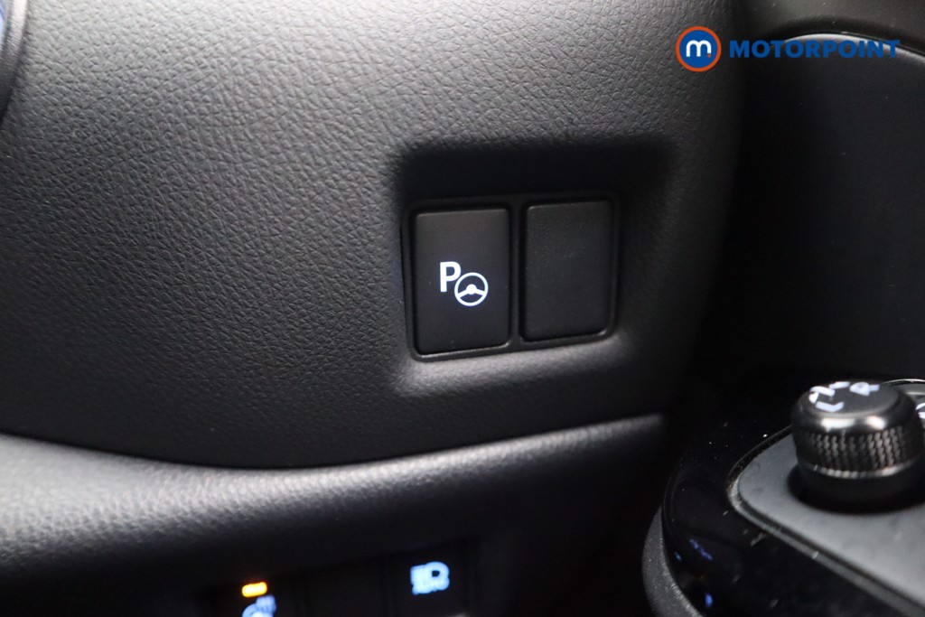 Used Toyota C-HR 2023 for sale - 77128409: Photo 16