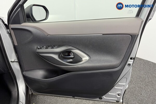 Used Toyota Yaris Cross 2023 for sale - 75515129: Photo 27