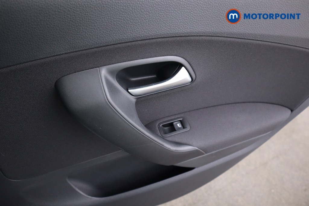 Used Volkswagen Polo 2015 for sale - 76344901: Photo 27