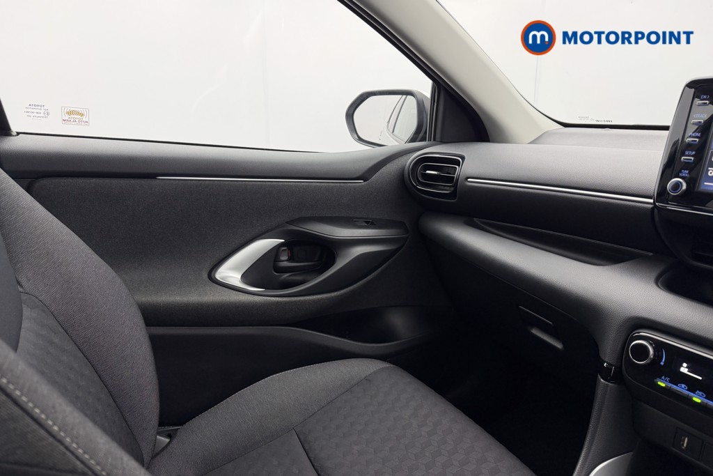 Used Toyota Yaris 2021 for sale - 77951513: Photo 25