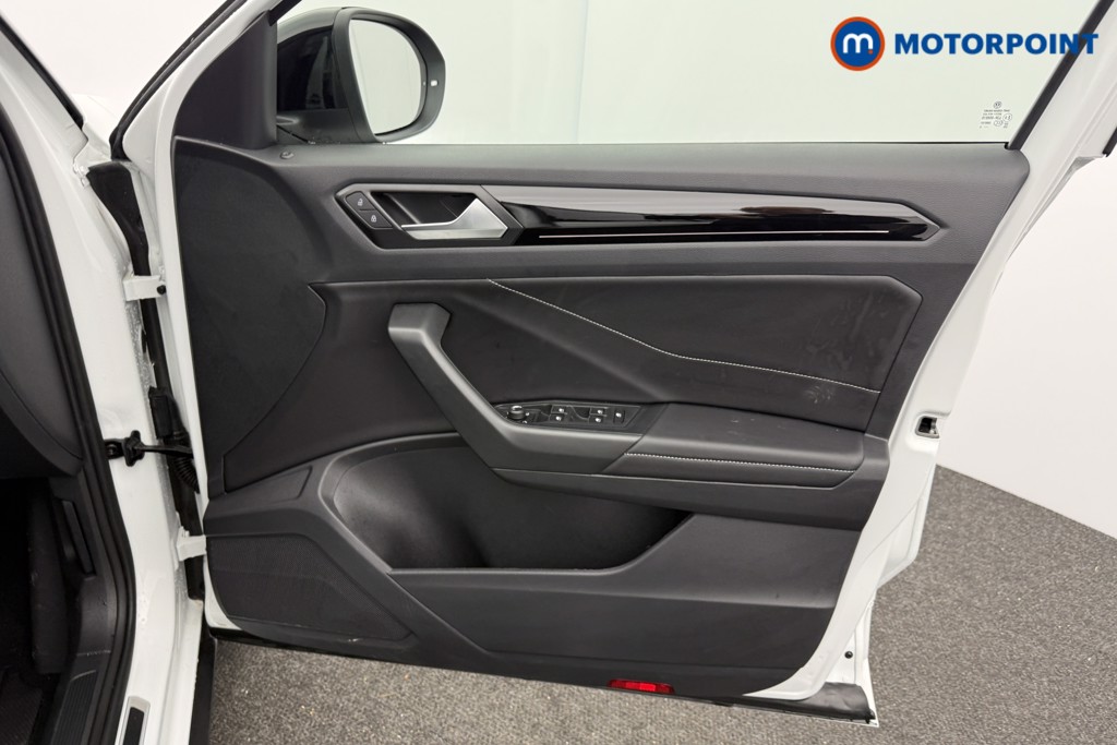 Used Volkswagen T-Roc 2025 for sale - 77516699: Photo 26