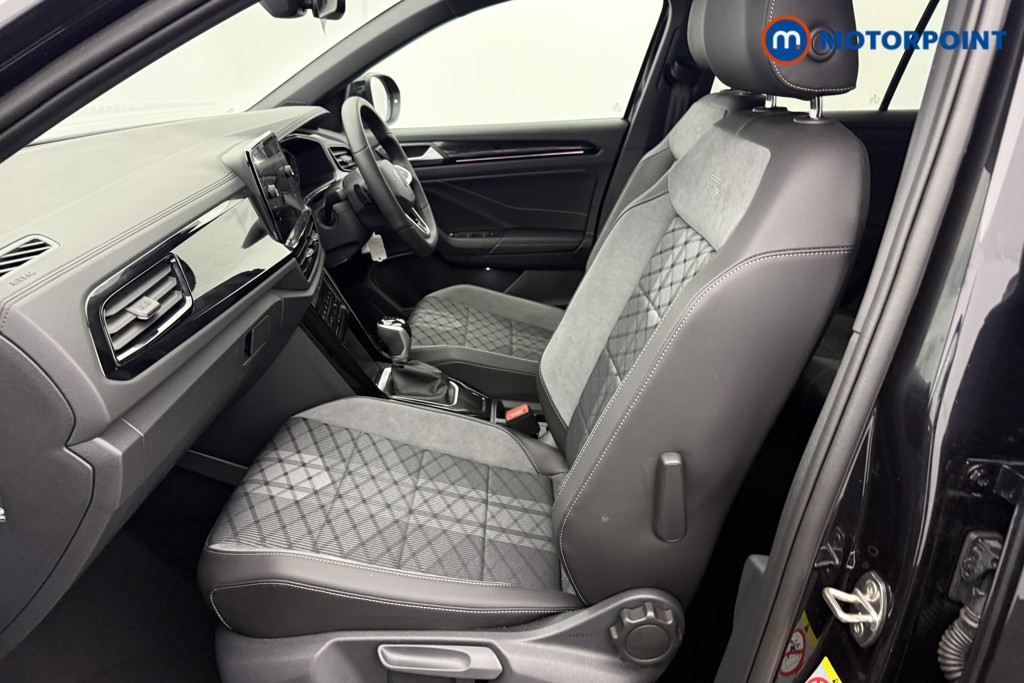 Used Volkswagen T-Roc 2025 for sale - 77297841: Photo 31