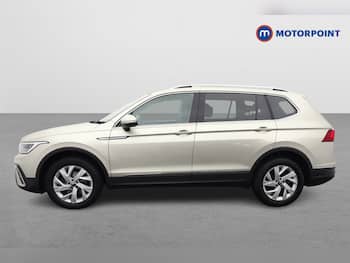Used Volkswagen Tiguan Allspace 2023 for sale - 79639368: Photo
