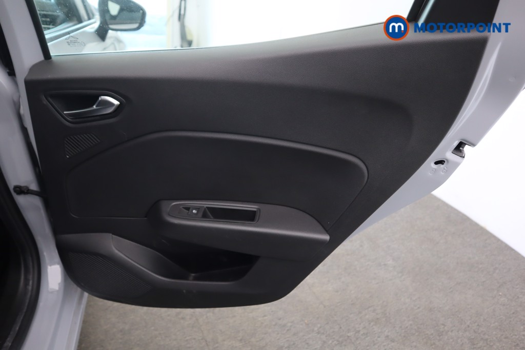 Used Renault Clio 2024 for sale - 77407395: Photo 35