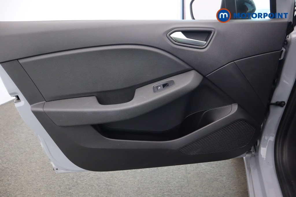 Used Renault Clio 2024 for sale - 77407395: Photo 43