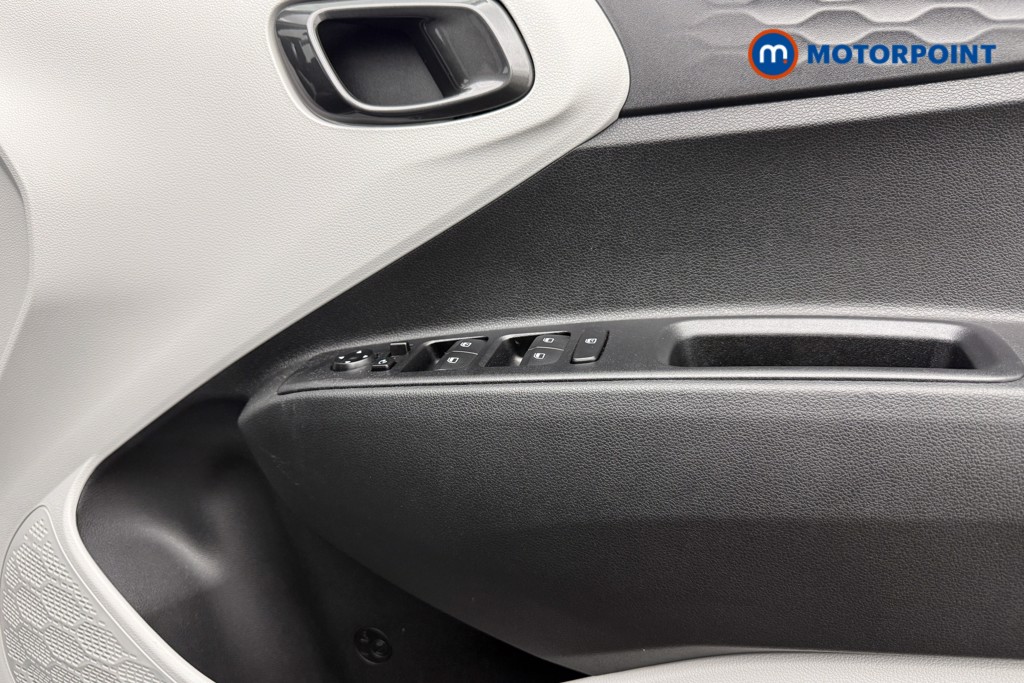 Used Hyundai i10 2023 for sale - 76545678: Photo 25