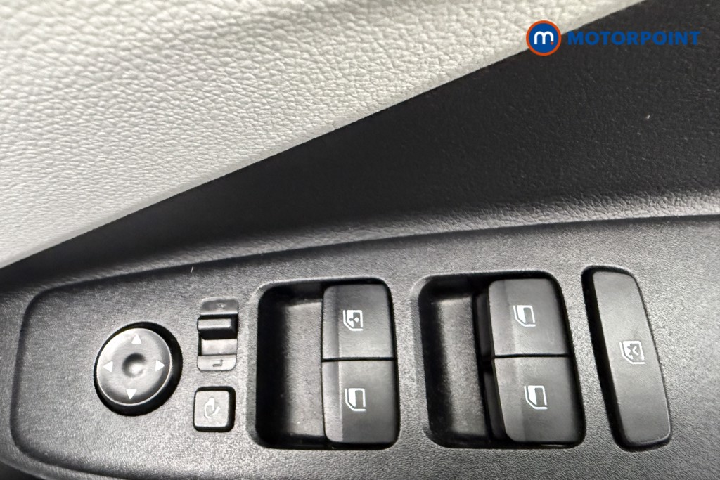 Used Hyundai i10 2023 for sale - 76545678: Photo 26