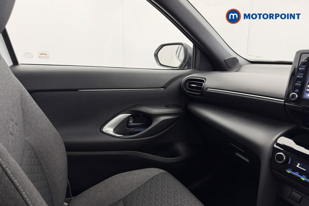 Used Toyota Yaris Cross 2023 for sale - 77519892: Photo 26