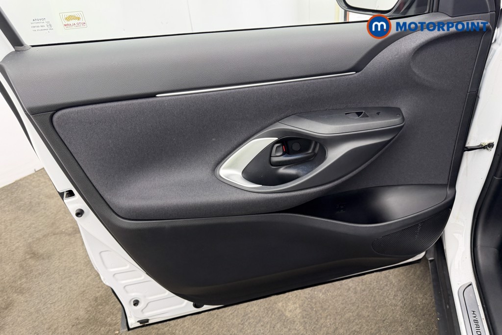 Used Toyota Yaris Cross 2023 for sale - 77519892: Photo 41