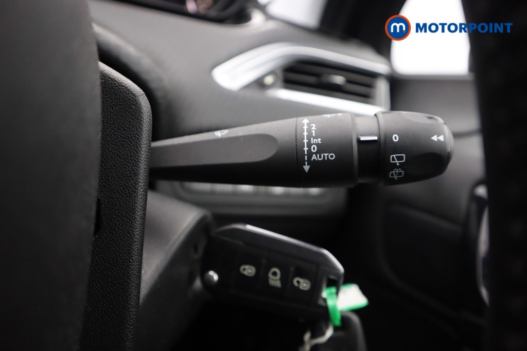 Used Peugeot 208 2018 for sale - 77026122: Photo 16