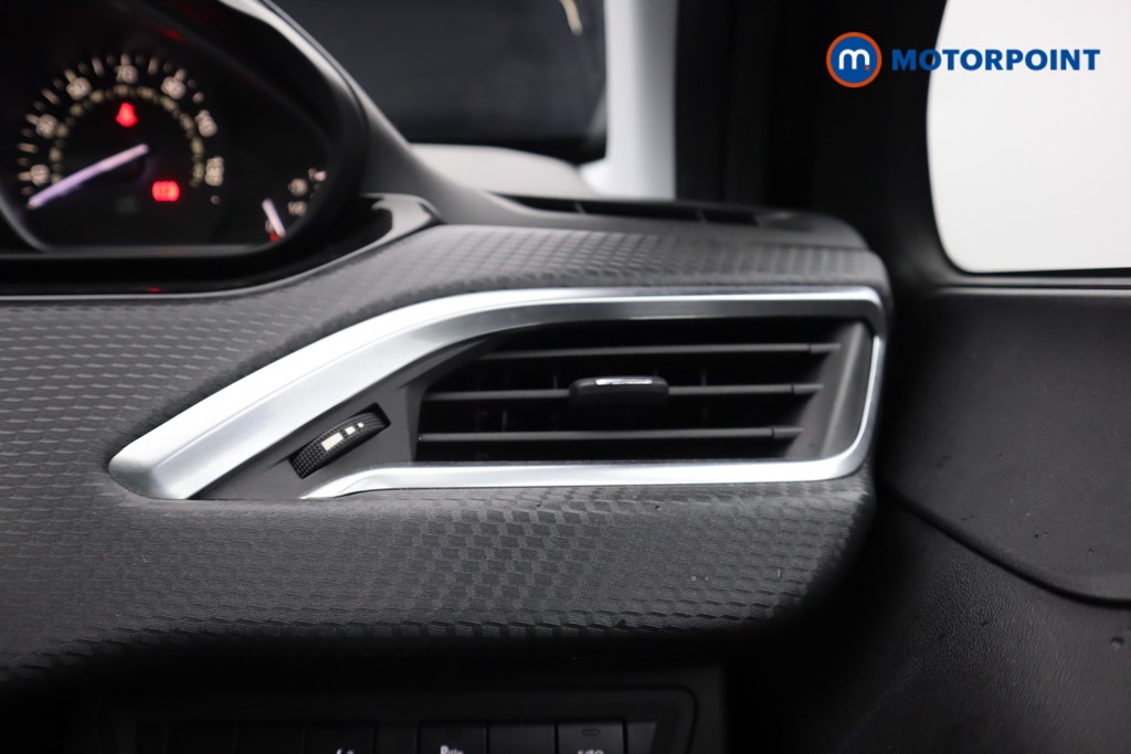 Used Peugeot 208 2018 for sale - 77026122: Photo 18