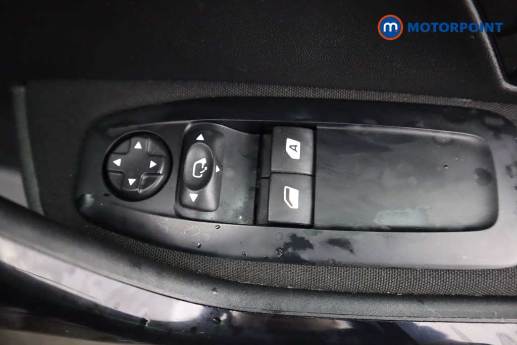 Used Peugeot 208 2018 for sale - 77026122: Photo 27