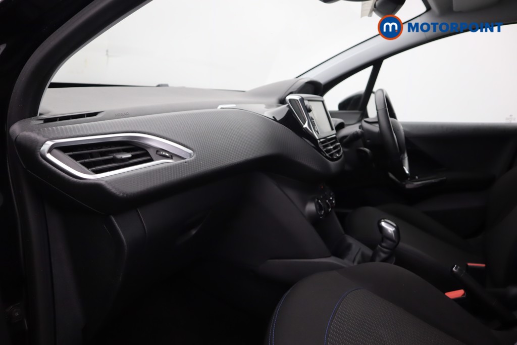 Used Peugeot 208 2018 for sale - 77026122: Photo 39