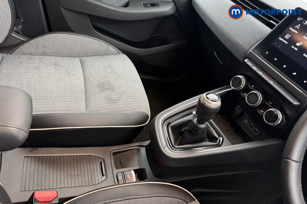 Used Renault Clio 2024 for sale - 76394356: Photo 23