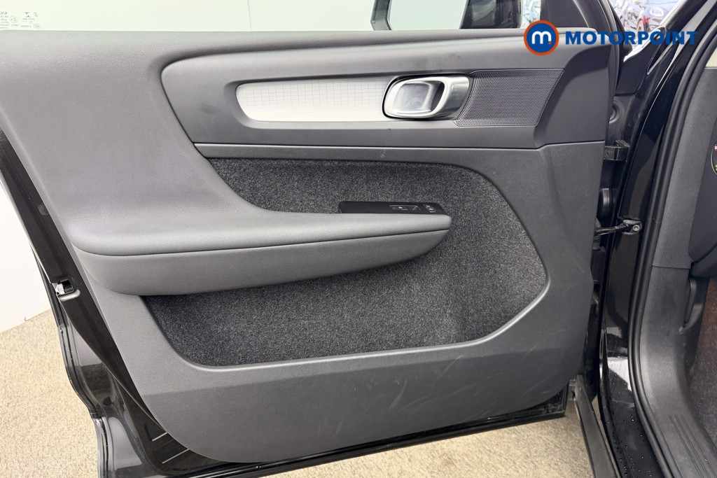 Used Volvo XC40 2021 for sale - 77262357: Photo 42