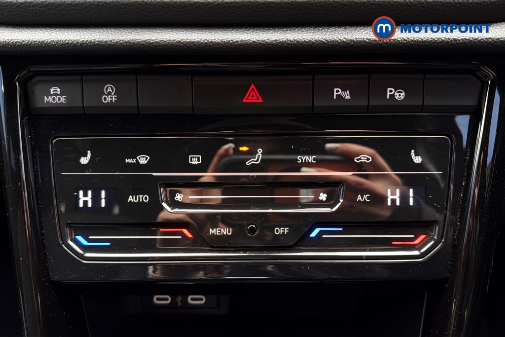 Used Volkswagen T-Roc 2023 for sale - 77848891: Photo 19