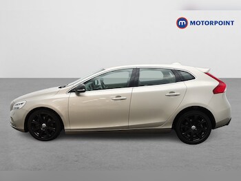 Used Volvo V40 2017 for sale - 77462835: Photo