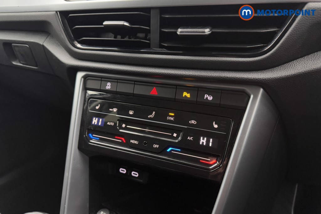 Used Volkswagen T-Roc 2022 for sale - 77688461: Photo 21