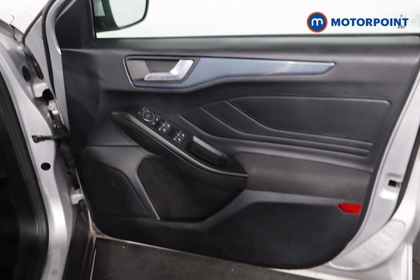 Used Ford Focus 2023 for sale - 76067888: Photo 17