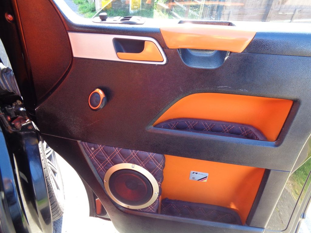 Used Volkswagen Transporter 2004 for sale - 77236755: Photo 8