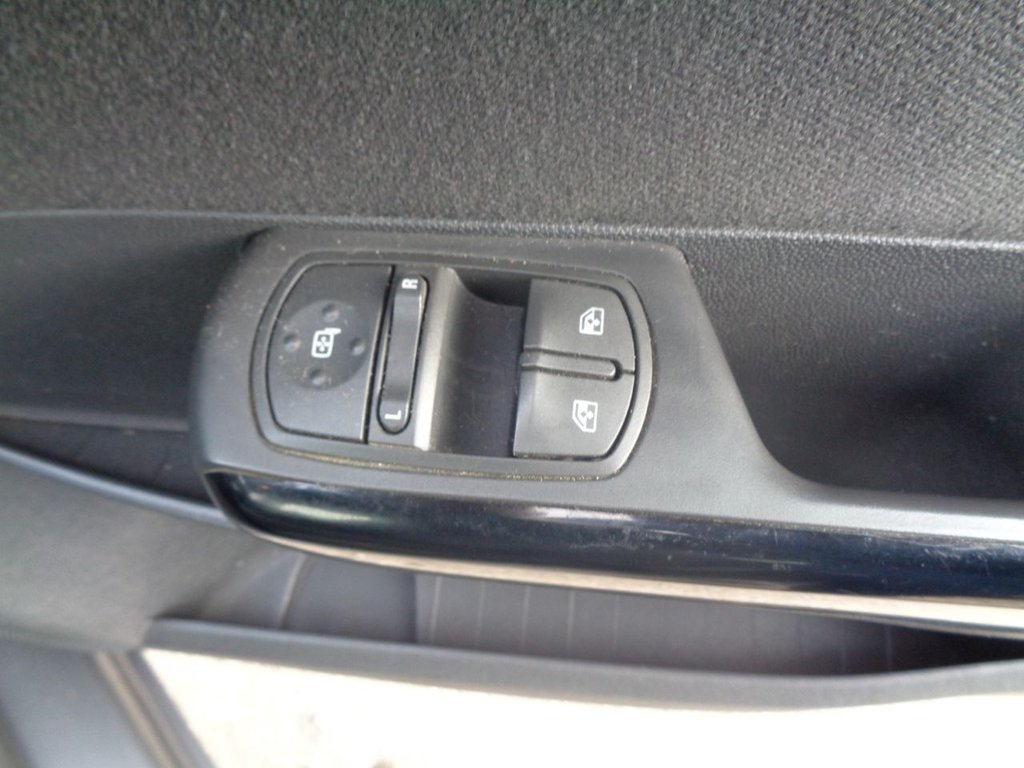 Used Vauxhall Corsa 2013 for sale - 77680693: Photo 10